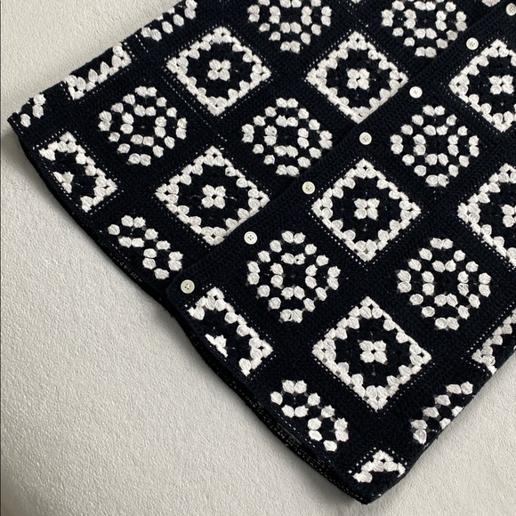 Abercrombie & Fitch Boho Crochet Knit Short Sleeve Button Up Shirt (Black/White) - Picture 10 of 16